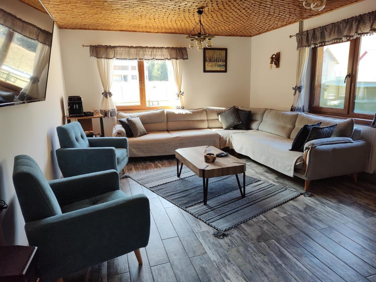 Sezatoarea Lupilor Lepşa Exterior foto